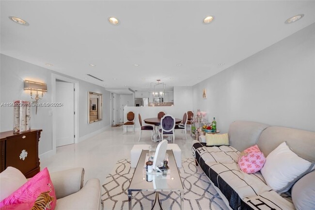 5838 Collins Ave Unit 2F