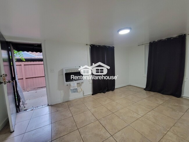 Photo - 1056 Regent St SW