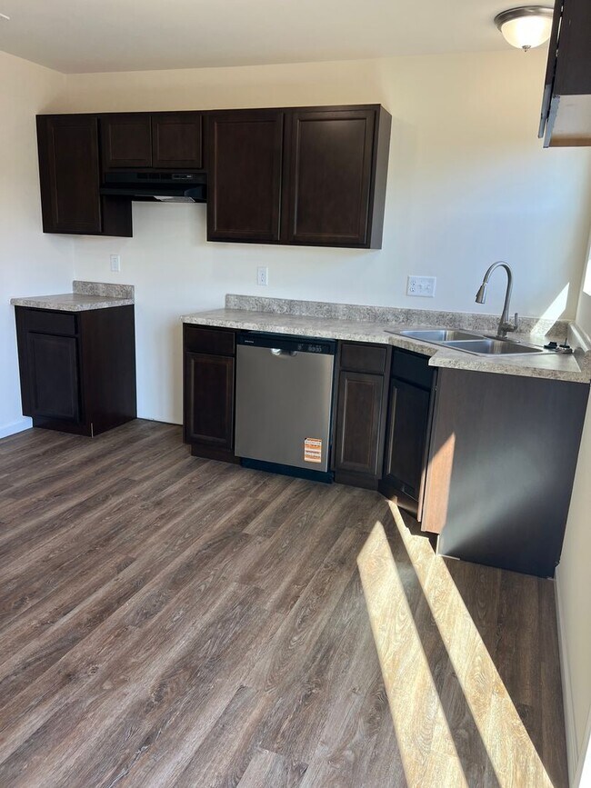 Photo - NEW 3 bed/2 bath with 1 car garage for lea... Unidad 370 Rick Road