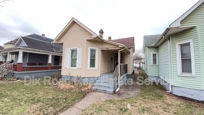 Photo - 806 Elwood St