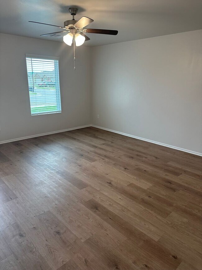 Photo - Pre-Leasing Now! Charming 3-Bedroom, 2-Bath Home in Mustang | Tours Available | Move-In Beginning...