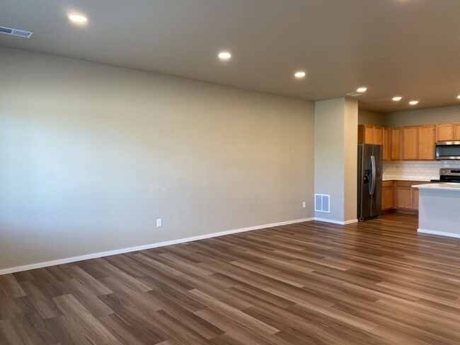 Photo - Beautiful Townhome 3-Bedroom / 2.5-Bath Near Walking Trail, Park