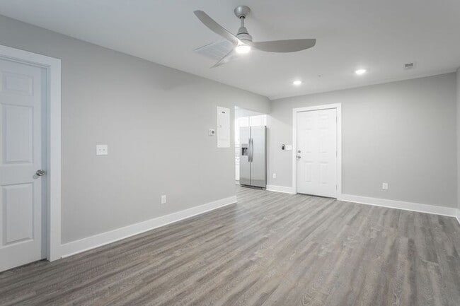 Photo - 5 Meadowbrook Dr W