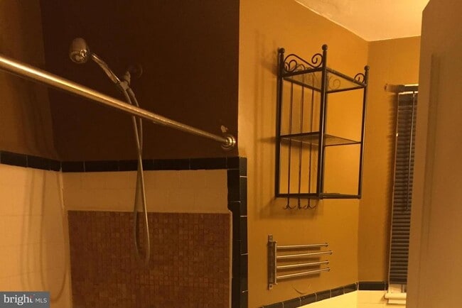 Photo - 106 Denison St