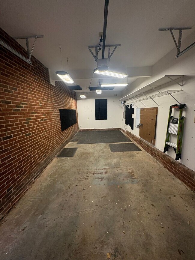 Photo - 1414 Ashburton Rd