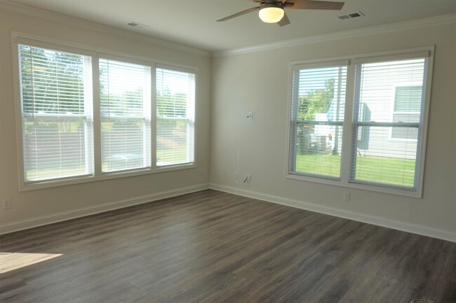 Photo - 409 Yellow Fox Rd