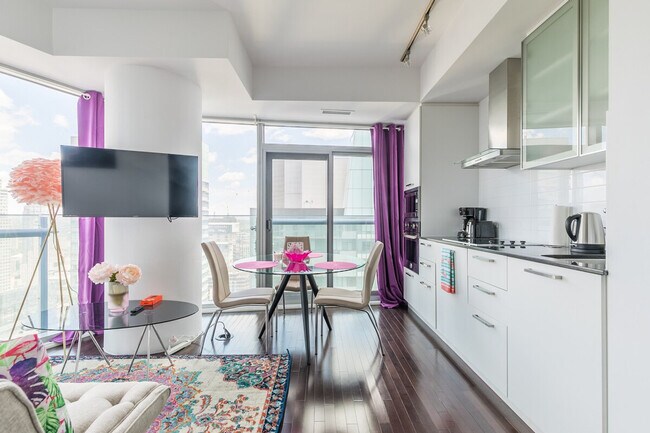 Photo - 131 Bremner Blvd Unit ID1345915P