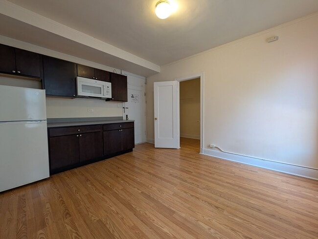 Building Photo - 2779 N Milwaukee Ave Unit 208