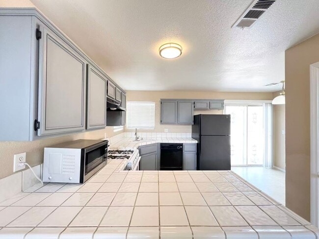 Photo - 3214 W Colton Ave