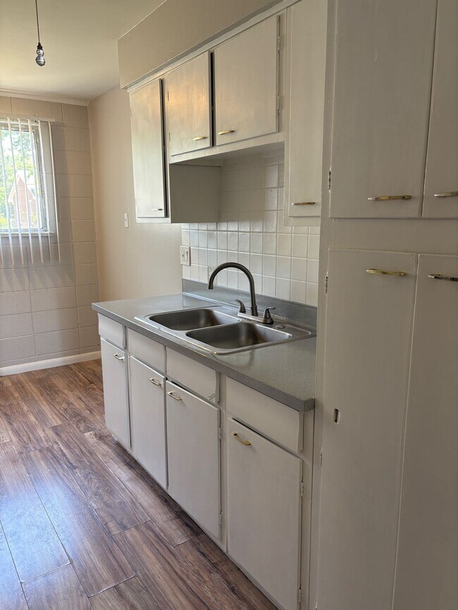 Highland Square Apartments