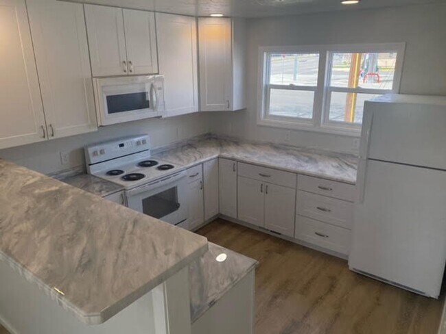 Photo - 801 E Main St Unit B