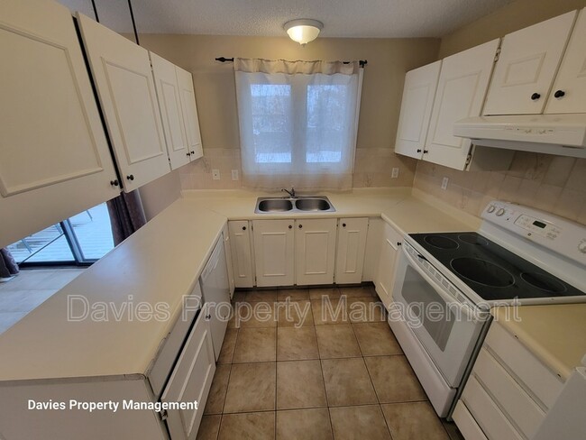 Photo - 9323-9173 173 St NW