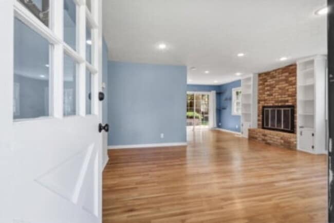 Photo - 1355 N Rdg St