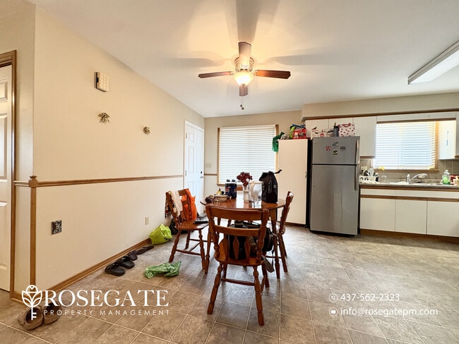 Photo - Spacious 2-Bedroom Main Level Apartment with Garage & Backyard – Welland Unit 1