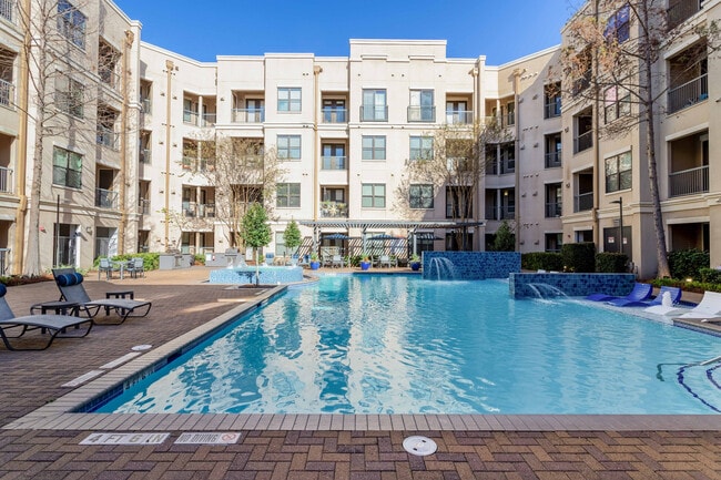 Building Photo - Millennium Waterway