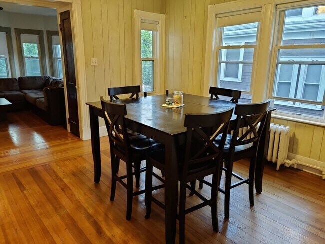 Photo - 132 George St Unit 2