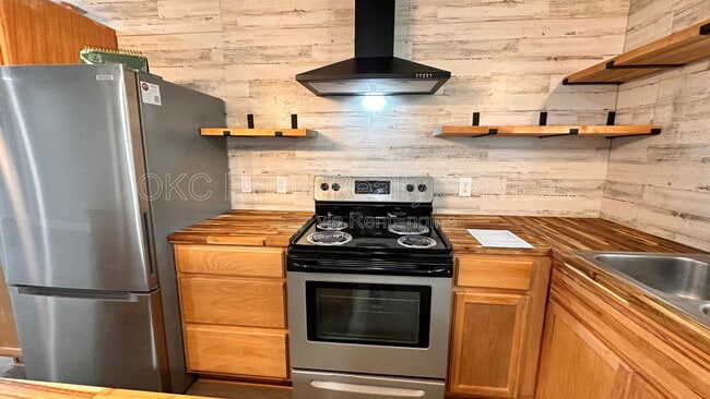 Photo - 1617 N Christine Dr