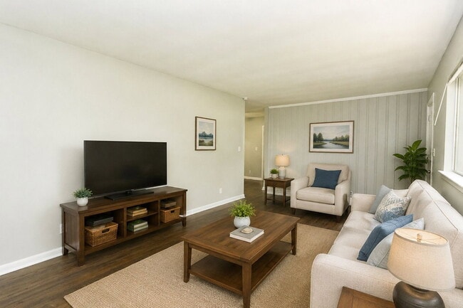 Photo - 1127 Clermont Dr