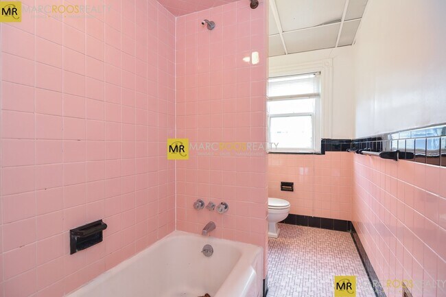 Photo - 923 Beacon St Condo