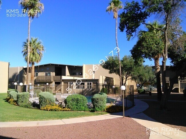 Photo - 2525 N Alvernon Way Unidad 4A Rental
