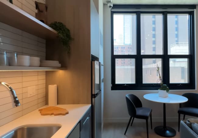 Photo - 809 N Wells St