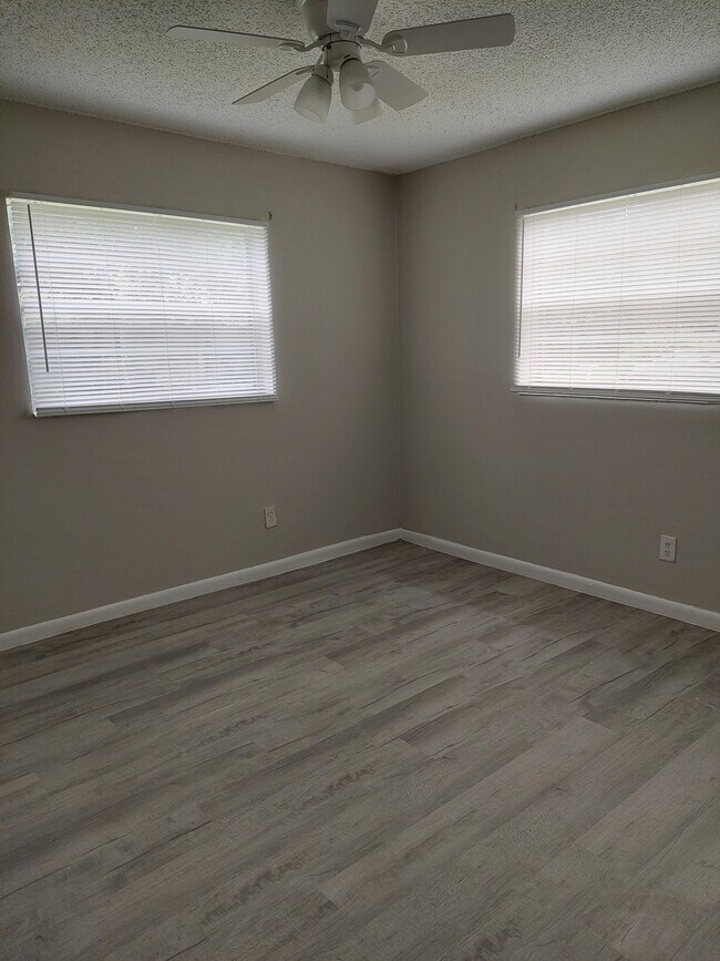 Bedroom #2 - 653 Bonnie Ln