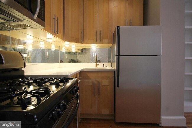 Photo - 1809 Riggs Pl NW Unidad 3