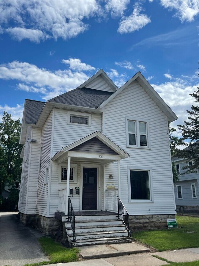 Building Photo - 734 Wright St Unit 734 Wright lower