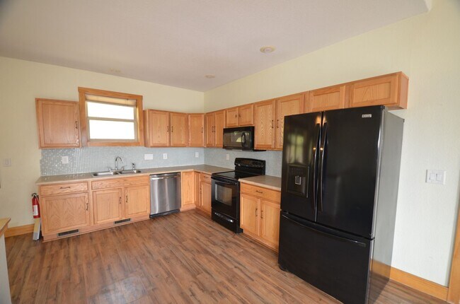 Photo - 600 Edgewood Rd Unit 600 Edgewood - Upstairs