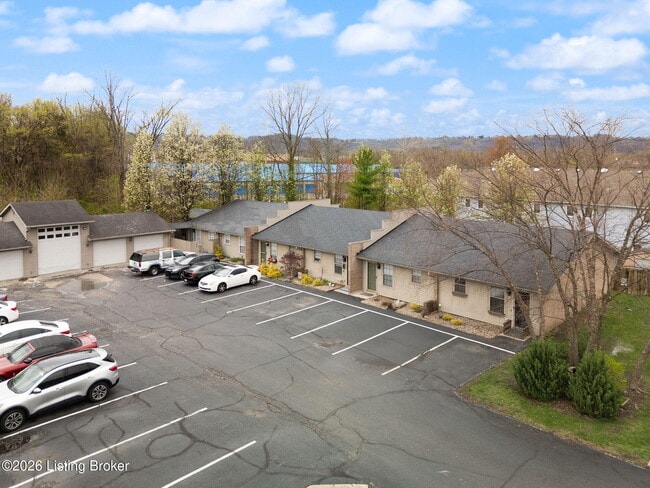 Photo - 703 Victoria Ct