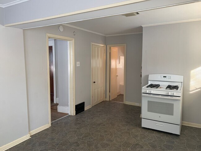 400 N Main St Unit 400 NORTH MAIN ST. (GLOVERSVILLE) 1ST FLR.
