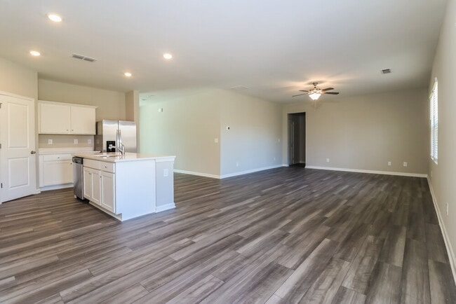 Photo - 515 Knightsbridge Ln