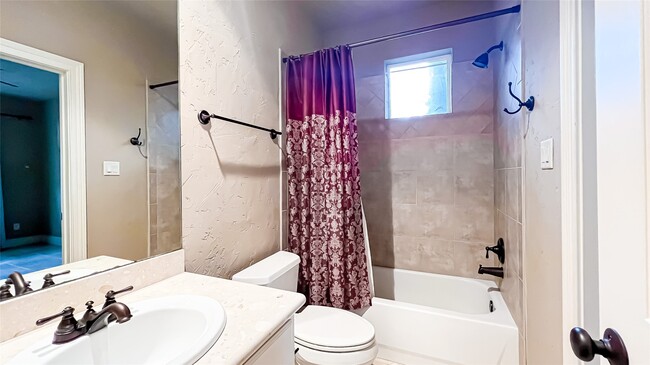 Photo - 2418 Ralph St