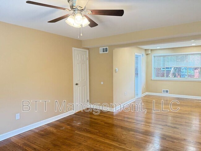 Photo - 8804 Bradford Rd Unidad #1