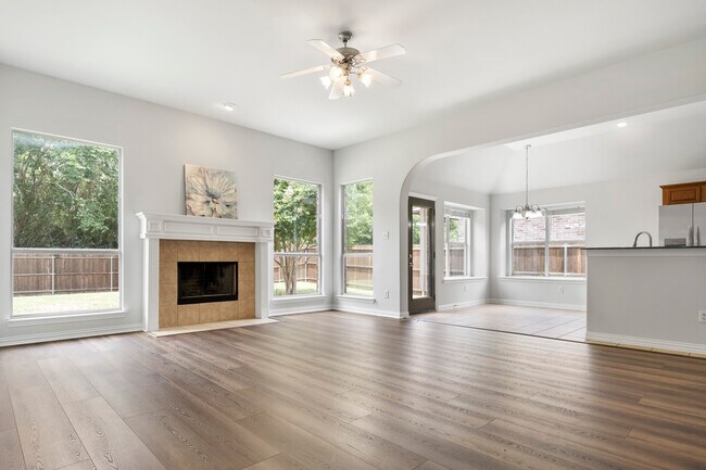 Living Room and Breakfast Nook - 135 Springtree St