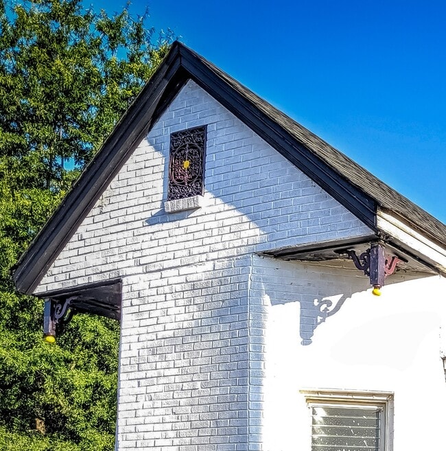 Photo - 700 Shull St