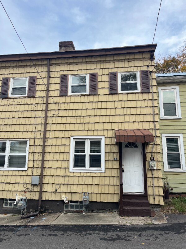 Building Photo - 13 Telescope St