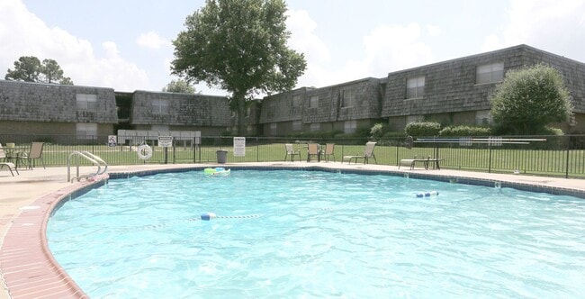 Photo - Coachlight Apartments