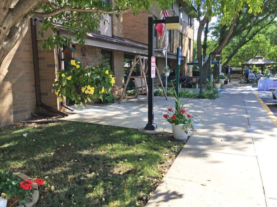 Photo - 741 S Illinois Ave