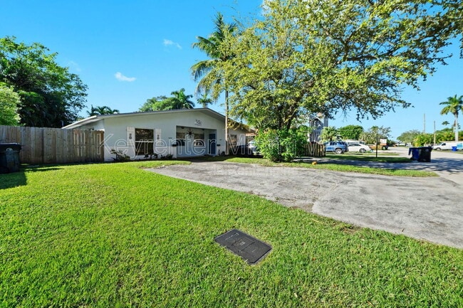 Photo - 826 SW 14th St