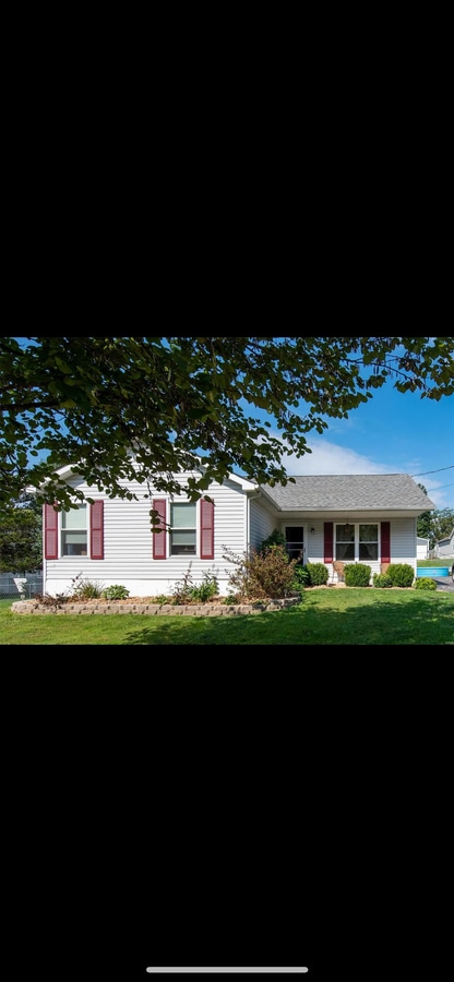 Photo - 1 Heard Ct House