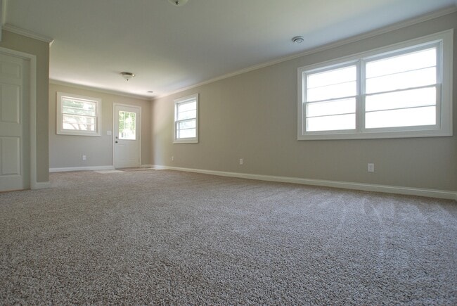 Photo - 5075 Sunnyside Rd