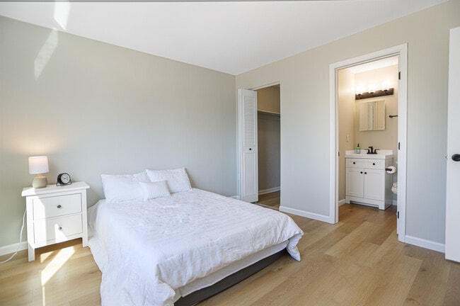 Photo - Riverview Apartments