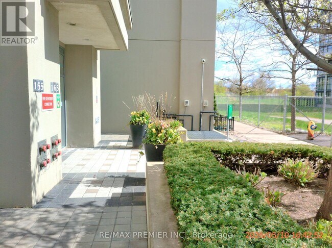 Photo - 165 Legion Rd N Unit 1525