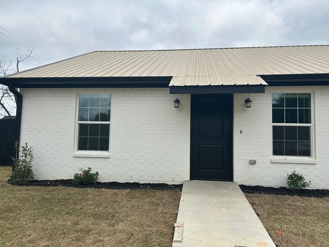 Building Photo - 3991 Byrd Ln