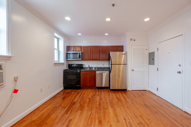 430 Irving St NW Unidad 204