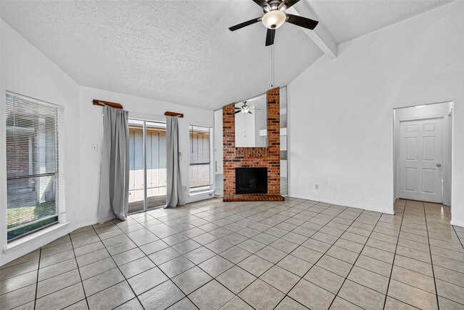 Photo - 4632 Greenwood Dr