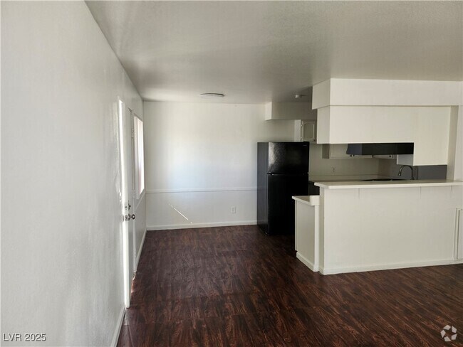 Building Photo - 1664 Stevens St Unit 4 Rental