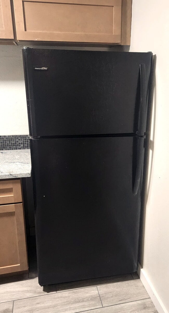 Photo - GCU Students Welcome! Updated 2-Bedroom Unit For Lease Unit 3