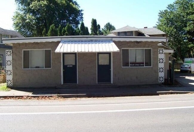 Building Photo - 91012 S Willamette St Unit 04